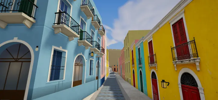 La Calle de la Luna entre casas de colores con balcones y, al fondo, la muralla del Castillo San Cristóbal con la bandera de Puerto Rico